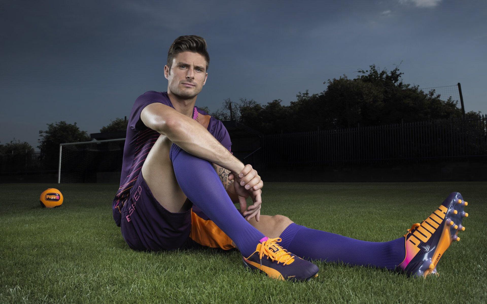 曼城客场轻取布莱顿 稳坐英超榜首